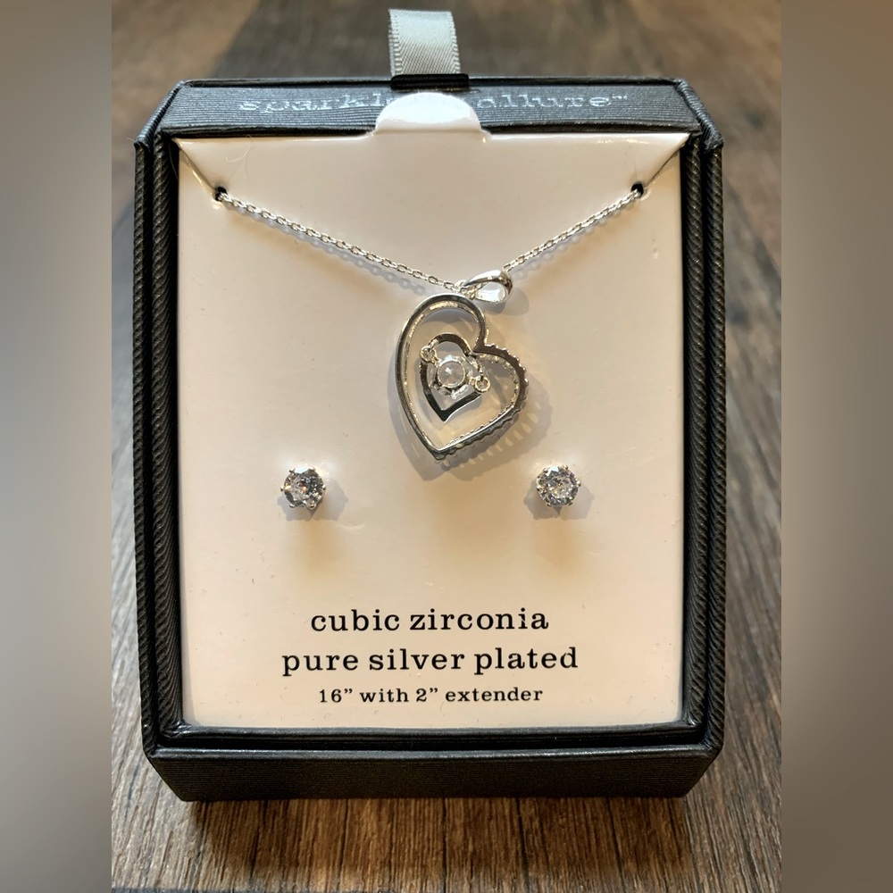 Sparkle Allure Heart Shaped Necklace With Earrings